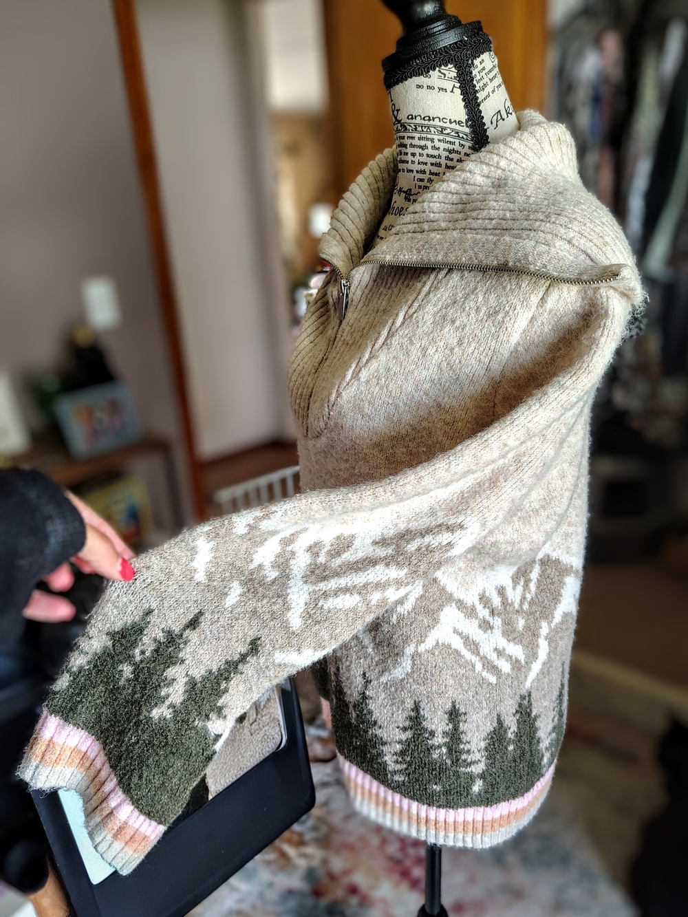 Neutral Forest-Print Zip Cardigan Sweater - Beige/Green - Picture 2 of 6
